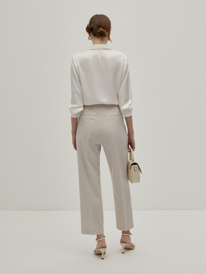 Pantaln clsico de corte recto