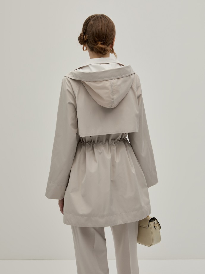 Parka con capucha