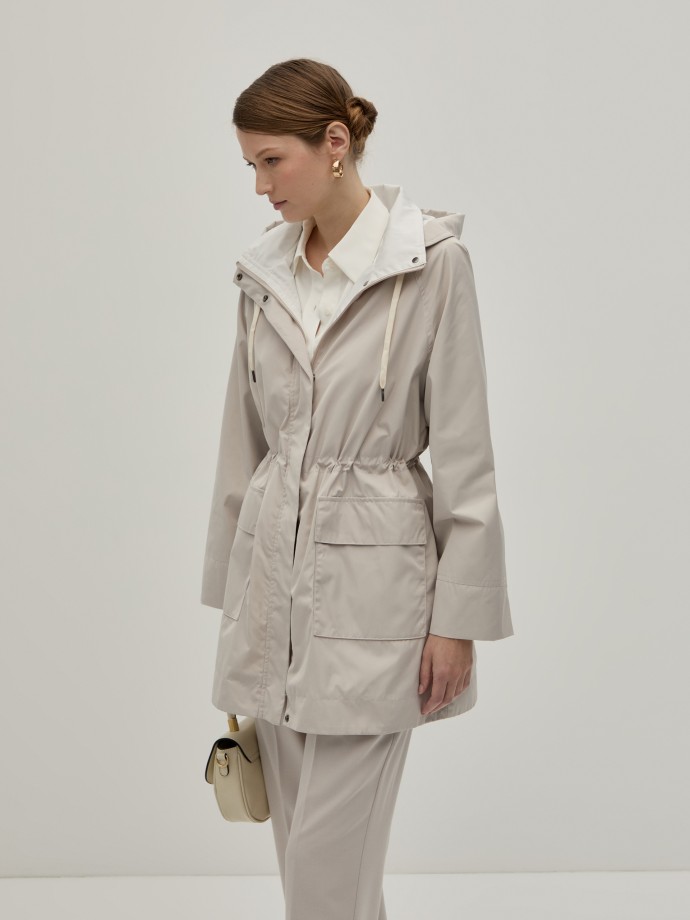 Parka con capucha