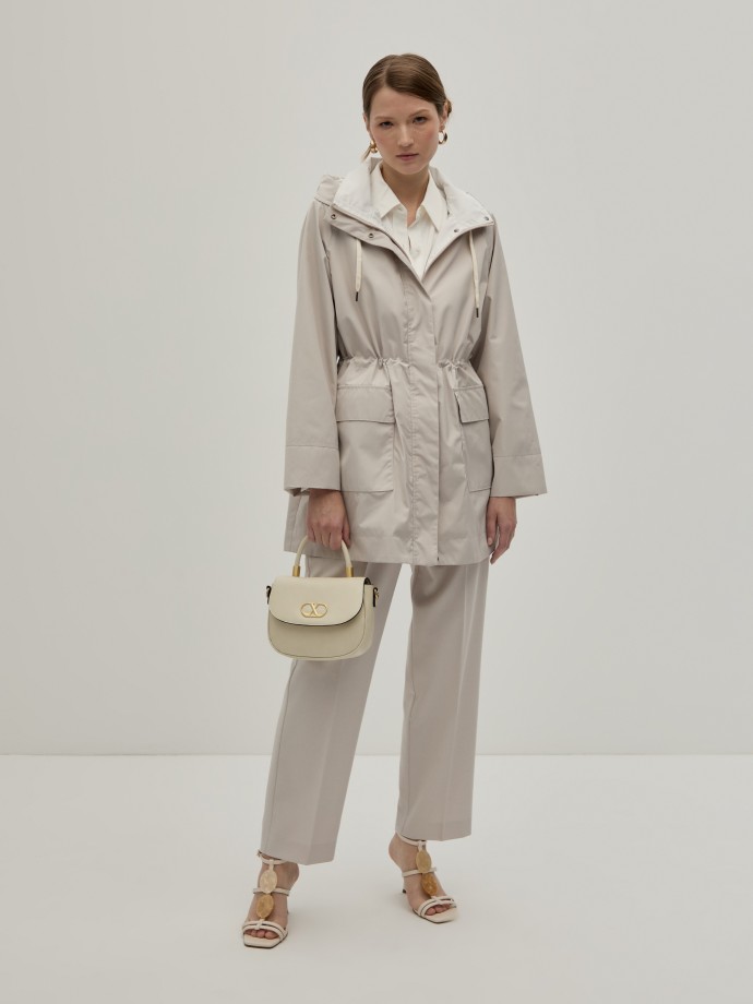 Parka con capucha