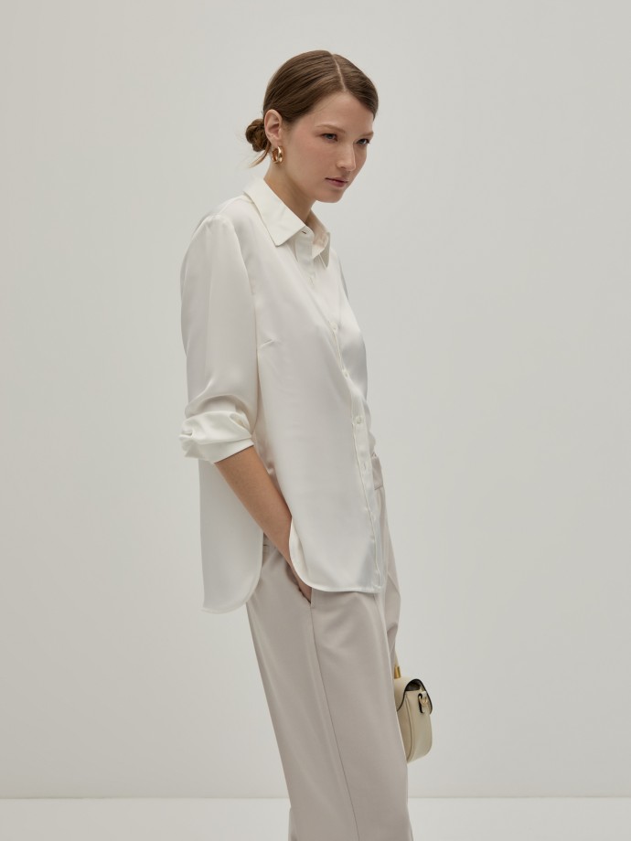 Camisa fluida acetinada