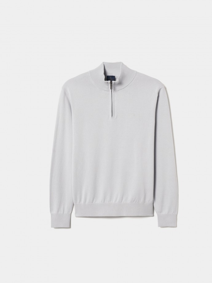 Sweater with zipper