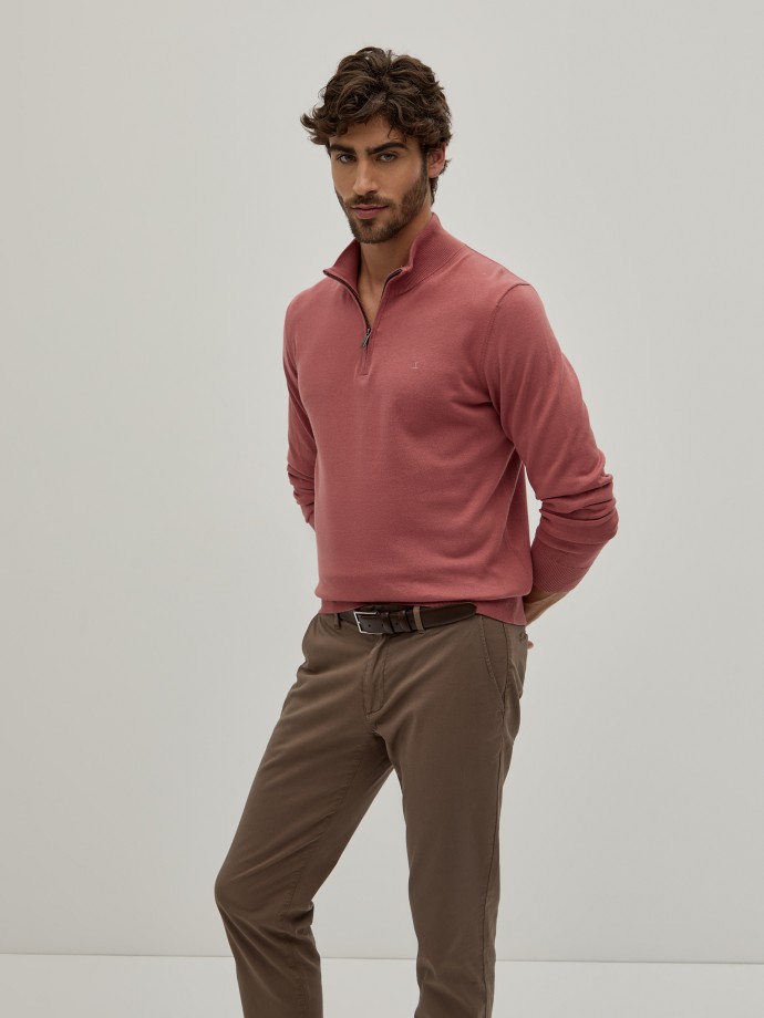 Sweater with zipper