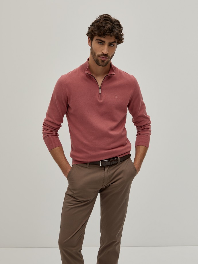 Sweater with zipper