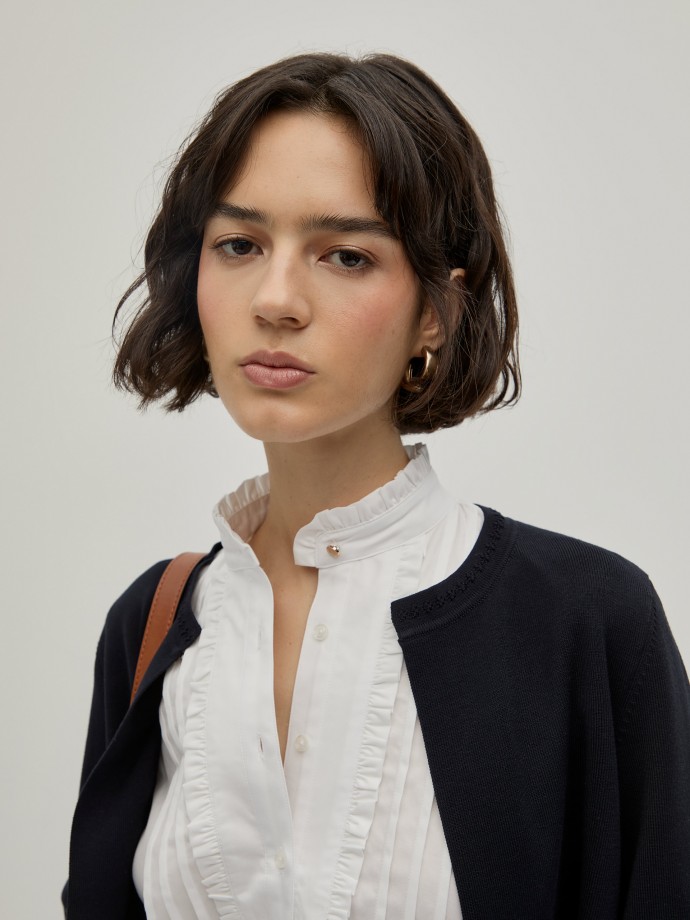 Short cardigan