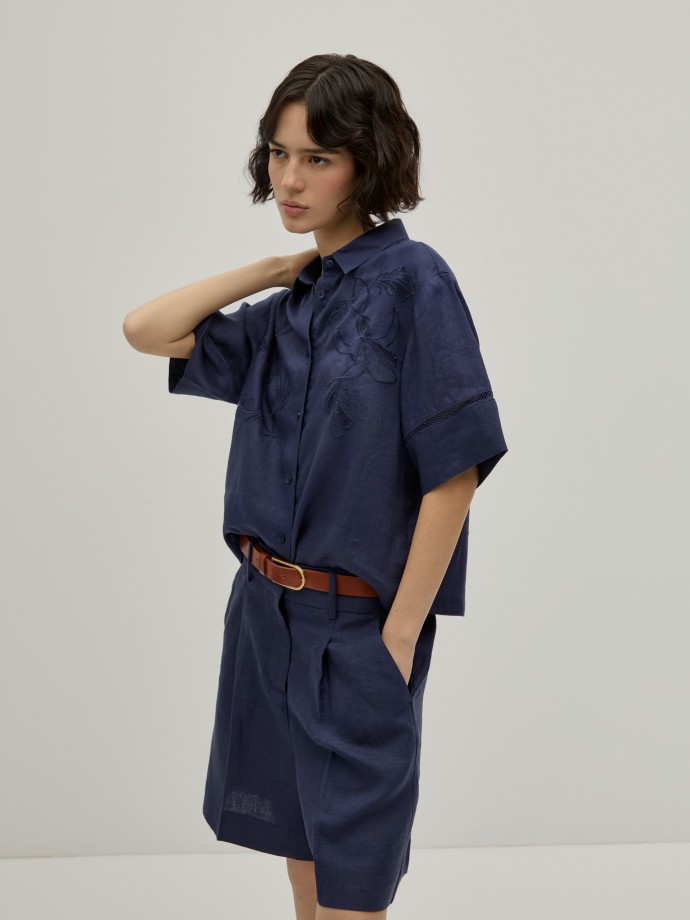 Linen blouse with embroidery