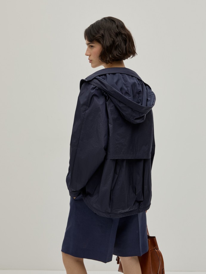 Short parka with hood