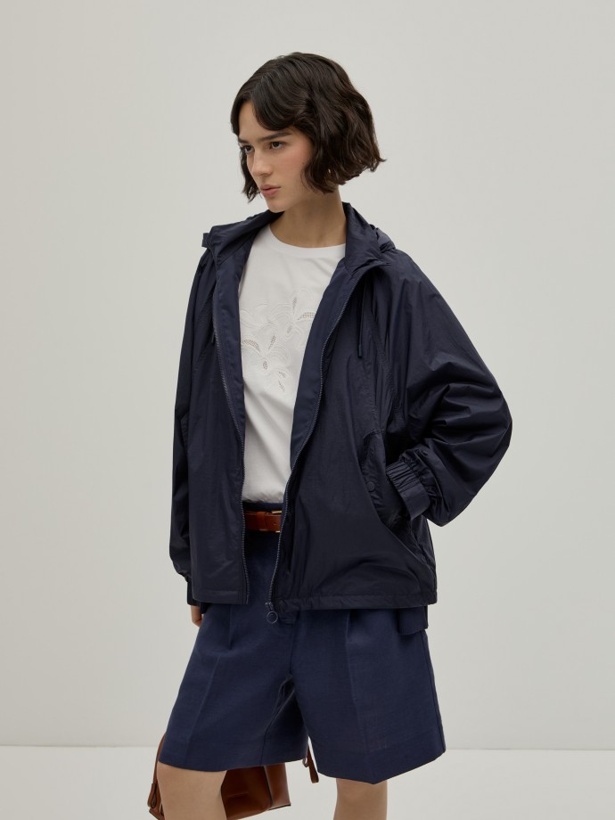 Short parka with hood