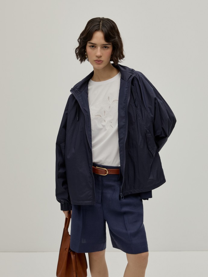 Short parka with hood
