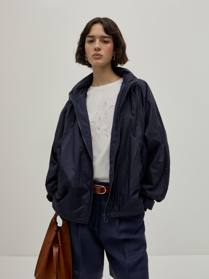 Short parka with hood