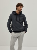 Sweater com capuz