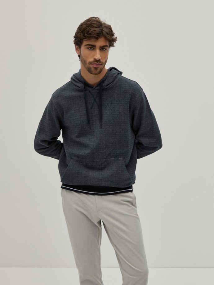 Sweater com capuz