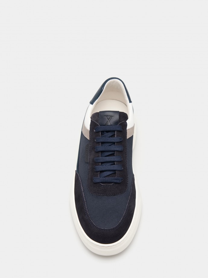 Zapatillas combinadas con cordones