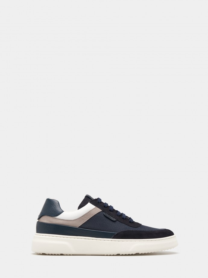 Zapatillas combinadas con cordones
