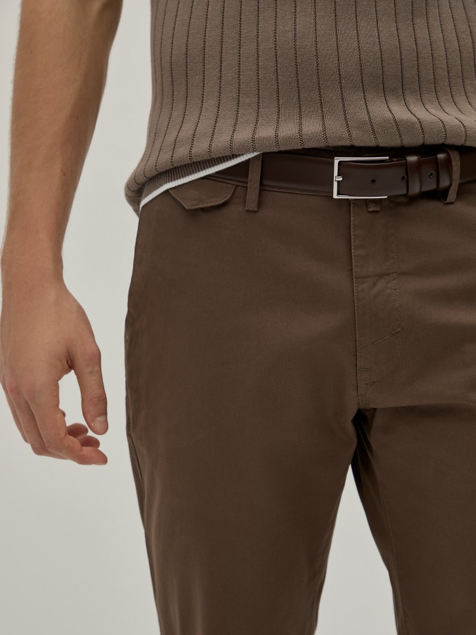 Pantalones chinos de sarga