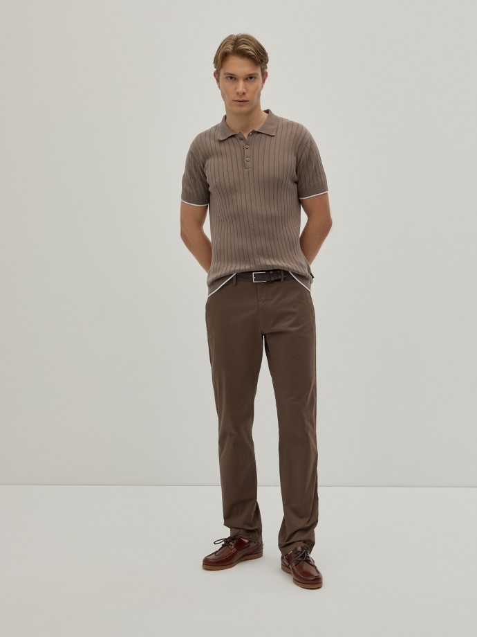 Pantalones chinos de sarga