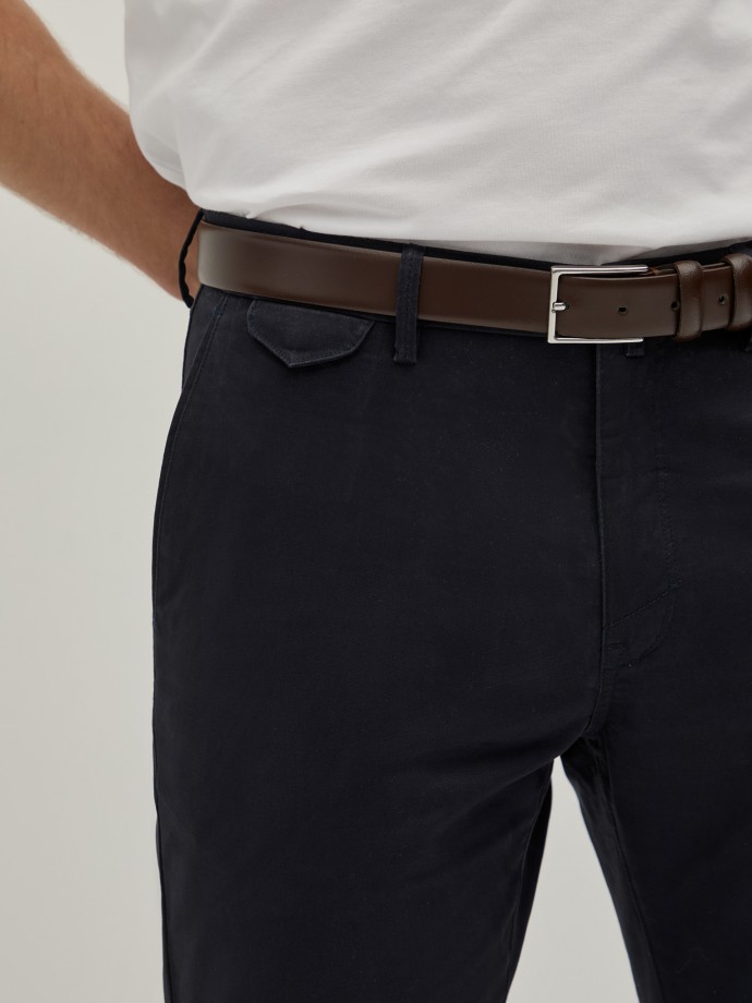 Pantalones chinos de sarga