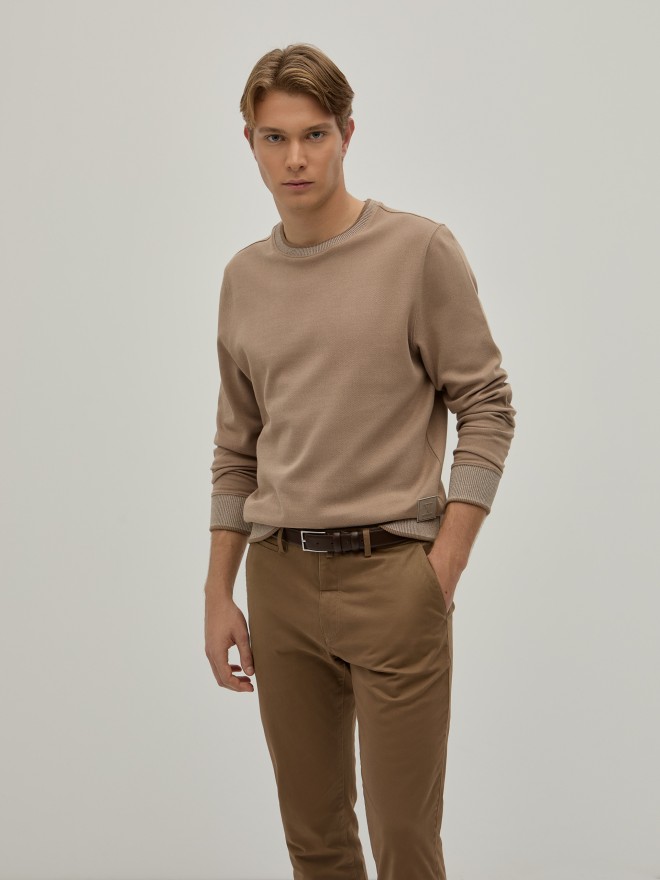 Pantalones chinos de sarga