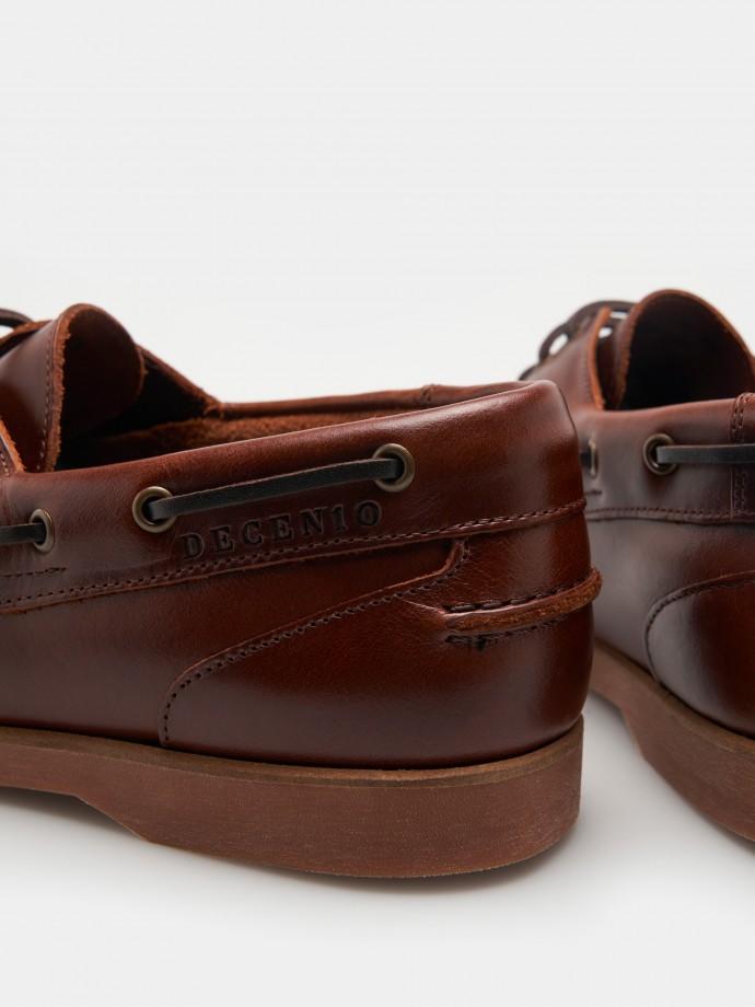 Leather boat shoes