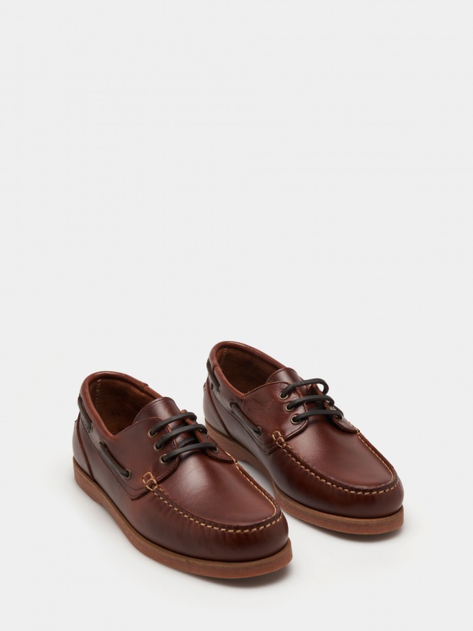 Leather boat shoes