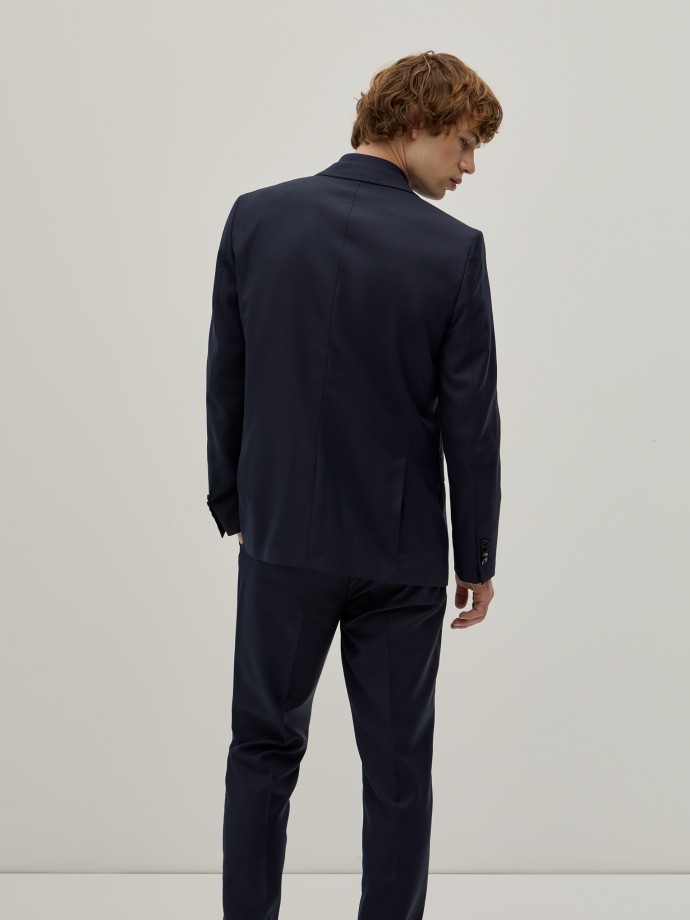 Traje ajustado