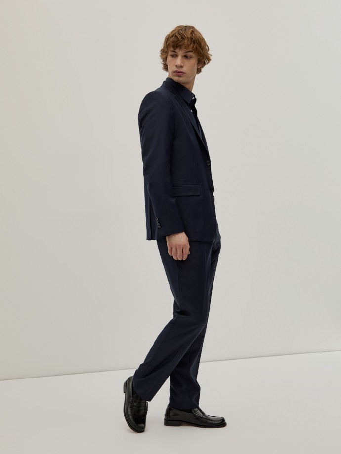 Traje ajustado