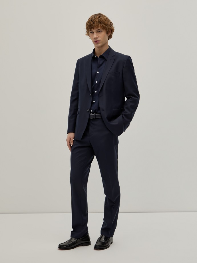 Traje ajustado