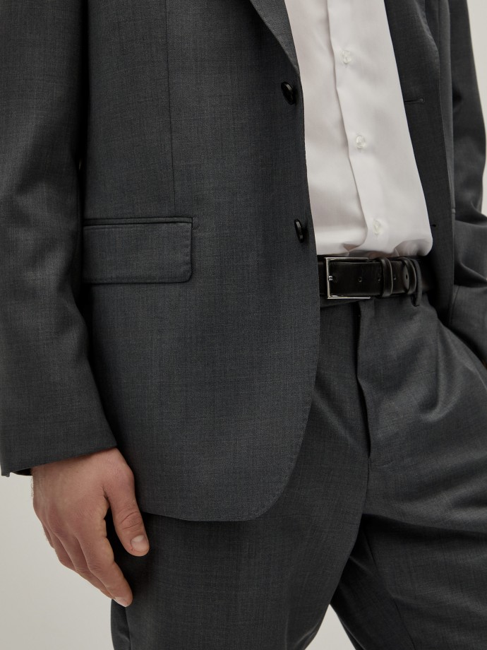 Traje ajustado