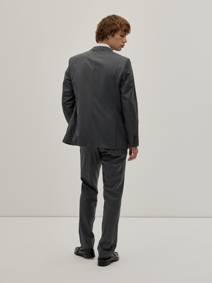 Traje ajustado