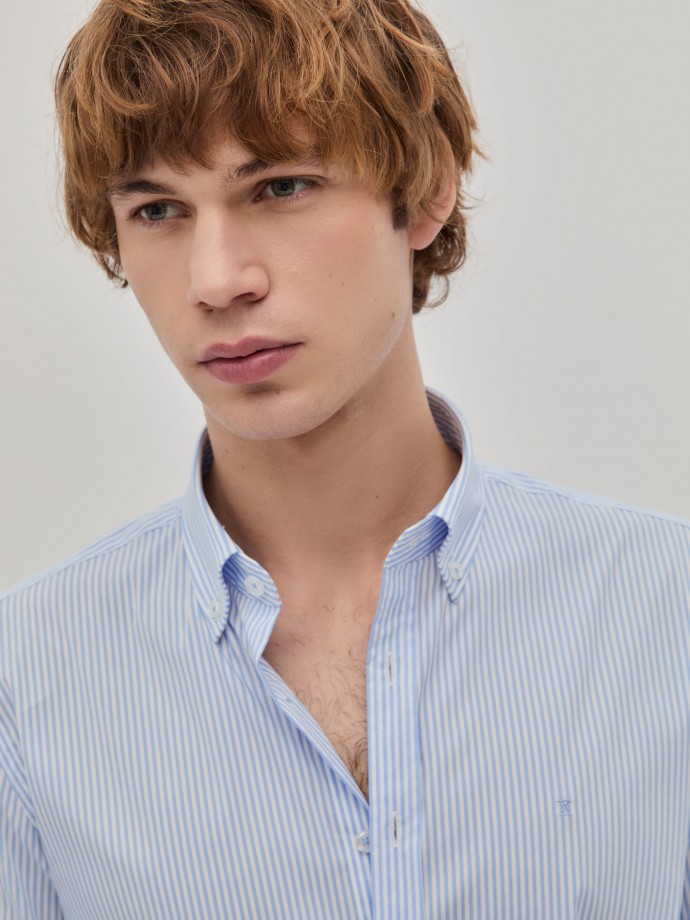 Slim fit striped shirt