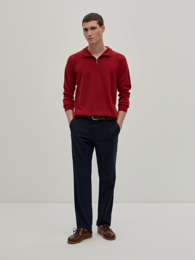 Sweater with zip