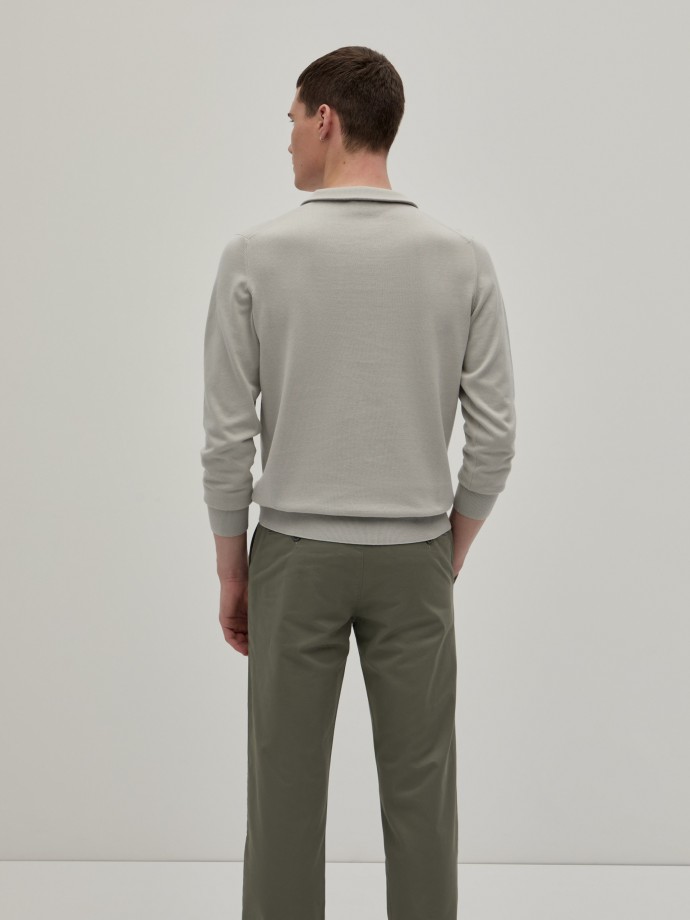 Sweater with zipper