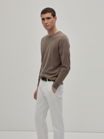 Round neck pullover Round neck pullover