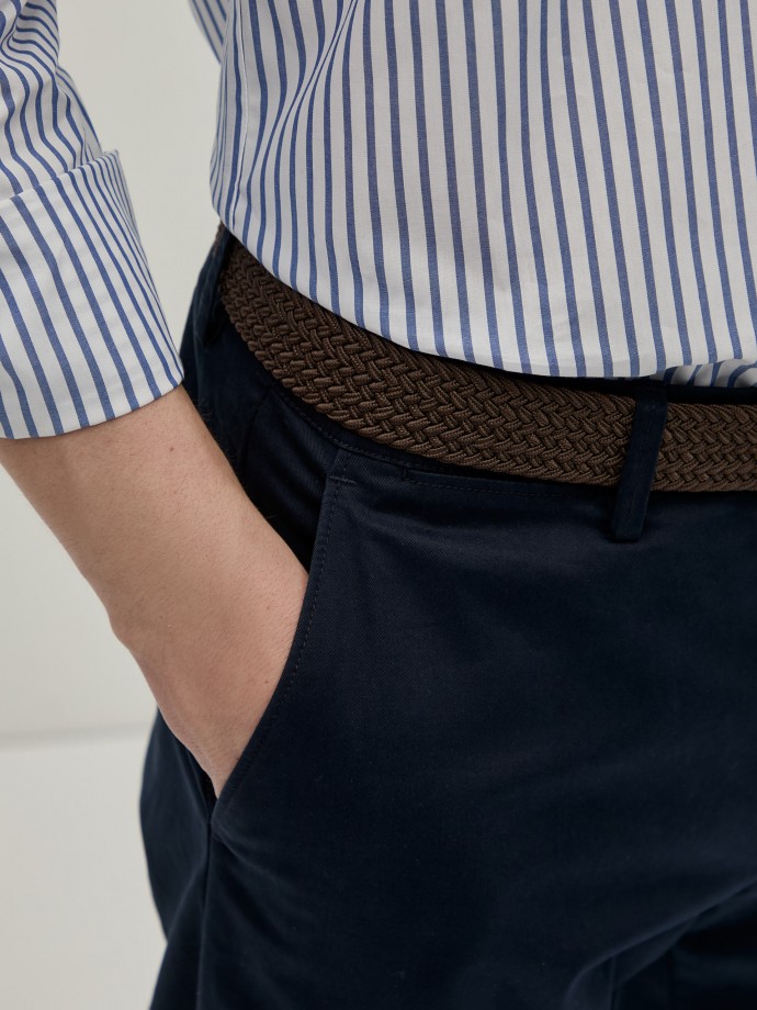 Calas chino regular fit em sarja