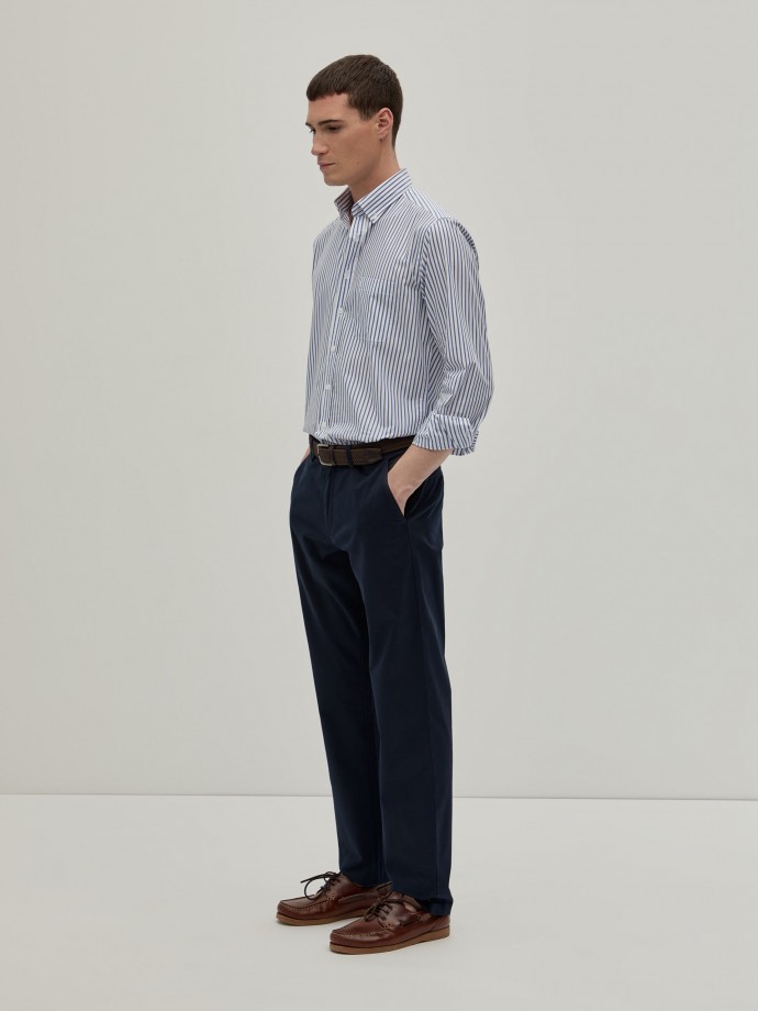 Calas chino regular fit em sarja