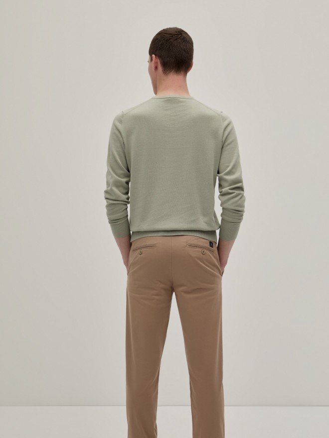 Round neck pullover Round neck pullover