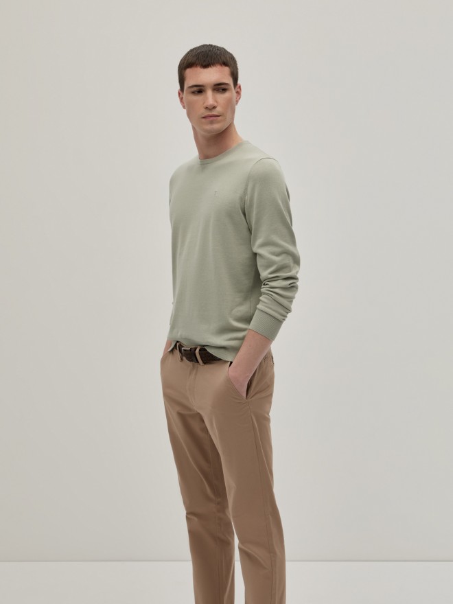 Round neck pullover Round neck pullover
