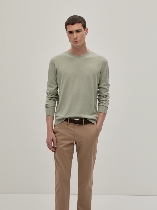 Round neck pullover Round neck pullover