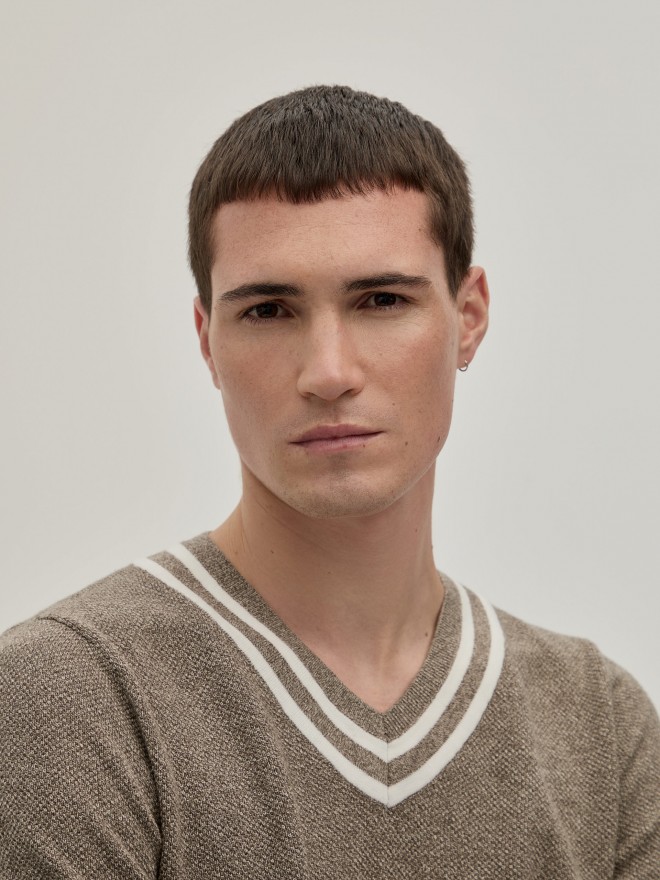 Knitted pullover