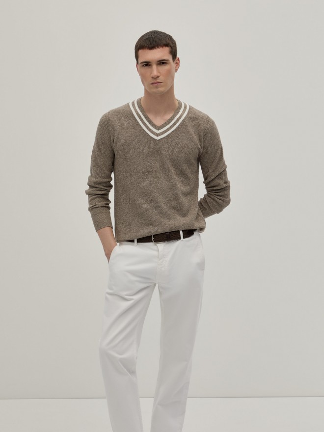Knitted pullover