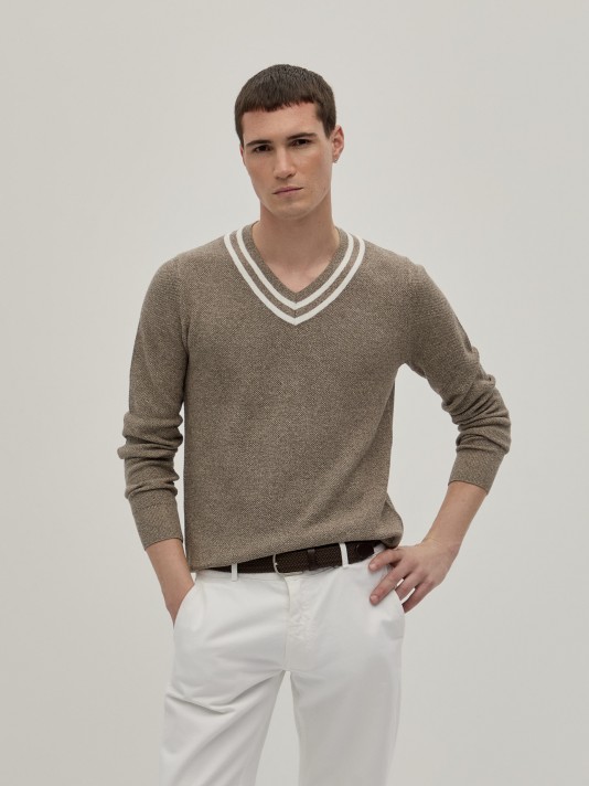 Knitted pullover