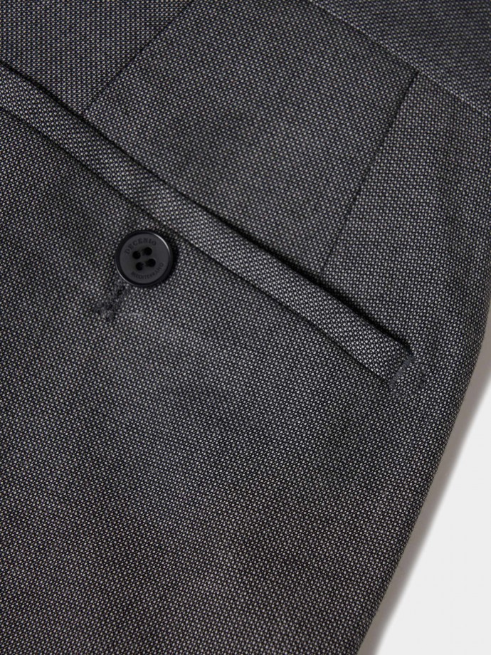 Traje de corte entallado