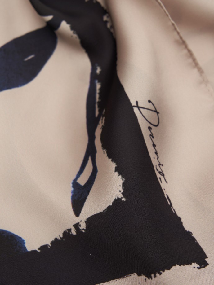 Floral printed scarf