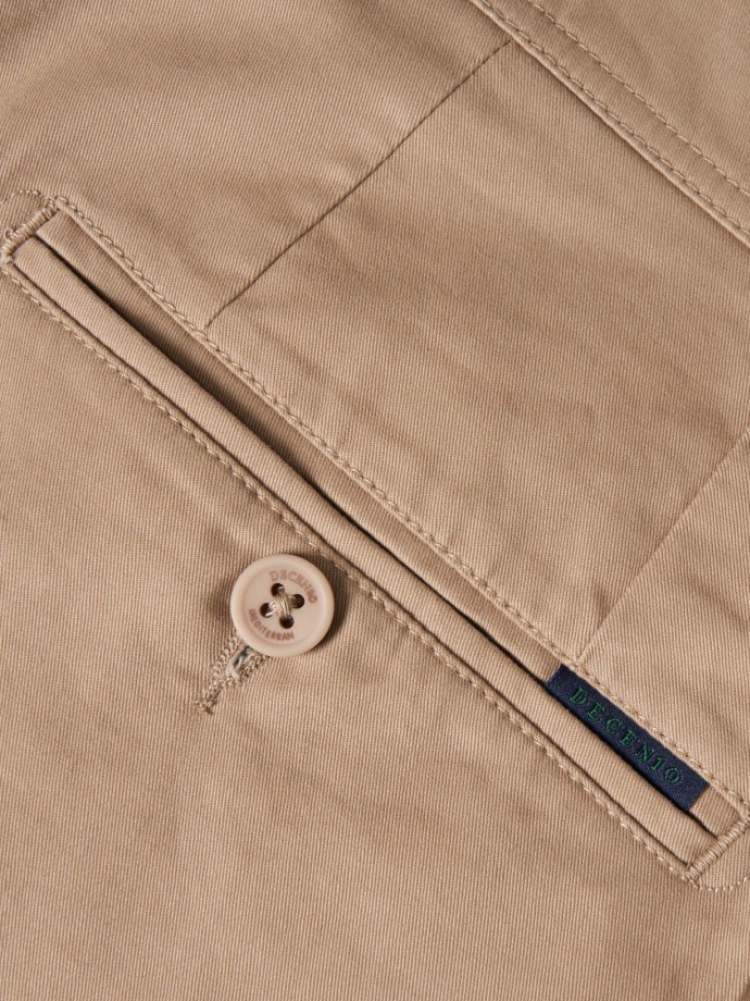 Pantalones chinos de sarga