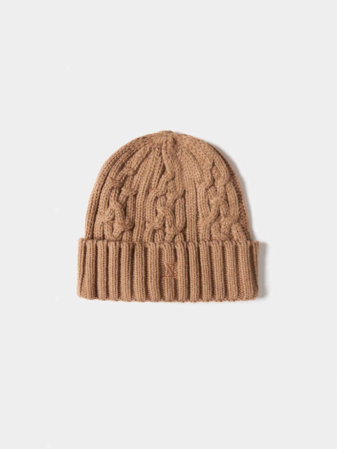 Gorro de punto tejido