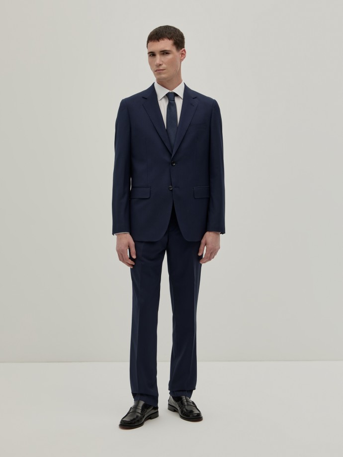 Traje clsico ajustado