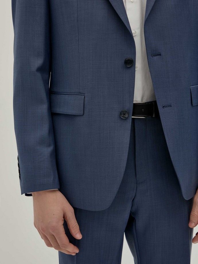 Traje clsico ajustado