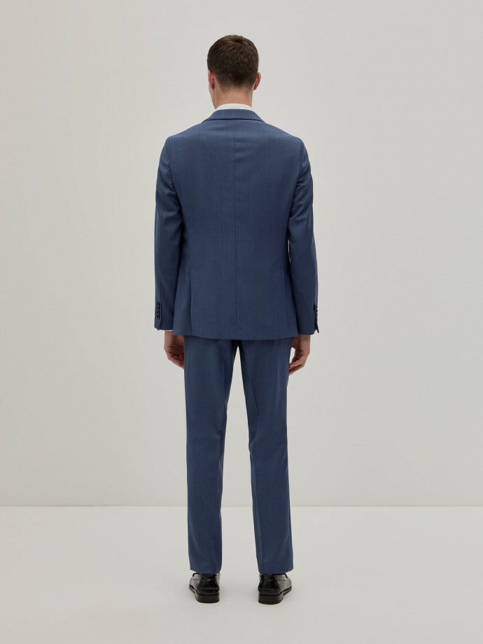 Traje clsico ajustado