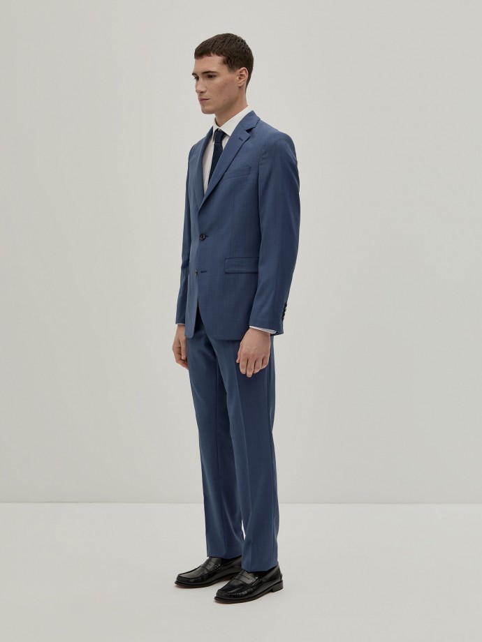 Traje clsico ajustado
