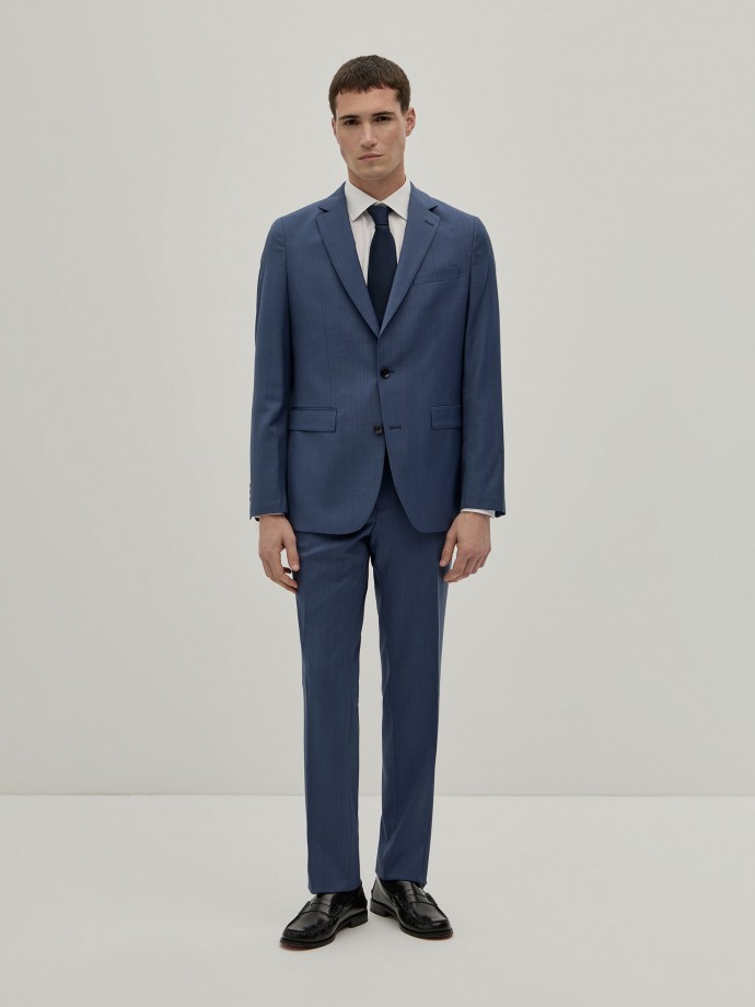 Traje clsico ajustado